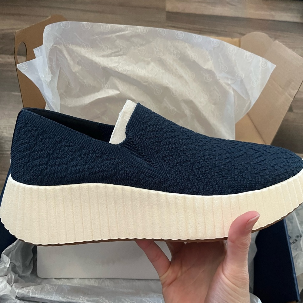 White Mountain Slip on shoes